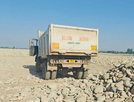 अखनूर के कोर्ट गाड़ी गांव में सीज किया गया डंपिग स्थल अखनूर के कोर्ट गाड़ी गांव में सीज किया गया डंपिग स्थल