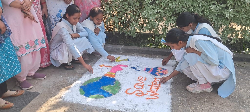 जानसठ के सक्सेस किड्स एकेडमी में दीवाली पर्व हर्षोल्लास से मनाते बच्चे। स्रोतः स्कूल जानसठ के सक्सेस किड्स एकेडमी में दीवाली पर्व हर्षोल्लास से मनाते बच्चे। स्रोतः स्कूल