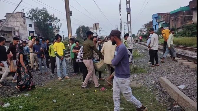 मौके पर मौजूद पुलिस मौके पर मौजूद पुलिस