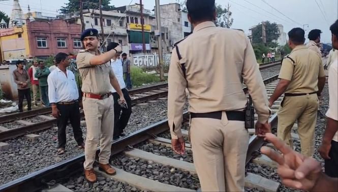 मौके पर मौजूद पुलिस मौके पर मौजूद पुलिस