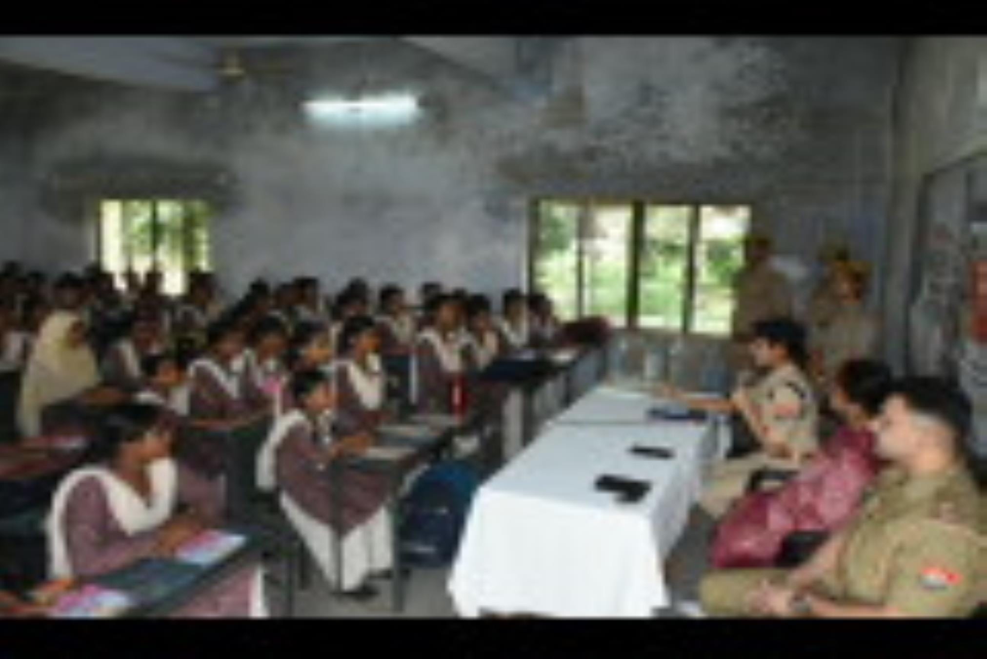 पुलिस की पाठशाला। पुलिस की पाठशाला।
