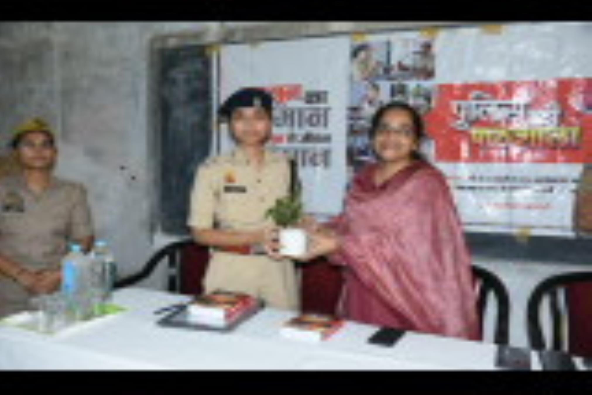 पुलिस की पाठशाला। पुलिस की पाठशाला।