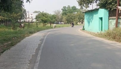 शहर में प्रसाद भवन पास अंधी मोड़ पर बना रहता हादसे का खतरा। संवाद