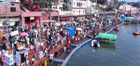 12 सीकेटीपी-10- परिचय-कड़ी सुरक्षा: रामघाट पर श्रद्धालुओं की कड़ी सुरक्षा के लिए दूरबीन से निगर