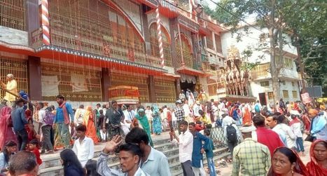 12 सीकेटीपी-10- परिचय-कड़ी सुरक्षा: रामघाट पर श्रद्धालुओं की कड़ी सुरक्षा के लिए दूरबीन से निगर