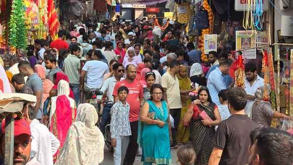 19jjrp11- दमकल केंद्र पर अलर्ट पर खड़ी की गई गाड़ियां। संवाद 19jjrp11- दमकल केंद्र पर अलर्ट पर खड़ी की गई गाड़ियां। संवाद