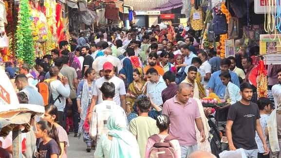 19jjrp11- दमकल केंद्र पर अलर्ट पर खड़ी की गई गाड़ियां। संवाद 19jjrp11- दमकल केंद्र पर अलर्ट पर खड़ी की गई गाड़ियां। संवाद