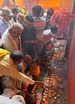 फोटो- 19 दीपावली पर झालरों की रोशनी से जगमगाता अशोक लाट चौराहा। संवाद फोटो- 19 दीपावली पर झालरों की रोशनी से जगमगाता अशोक लाट चौराहा। संवाद
