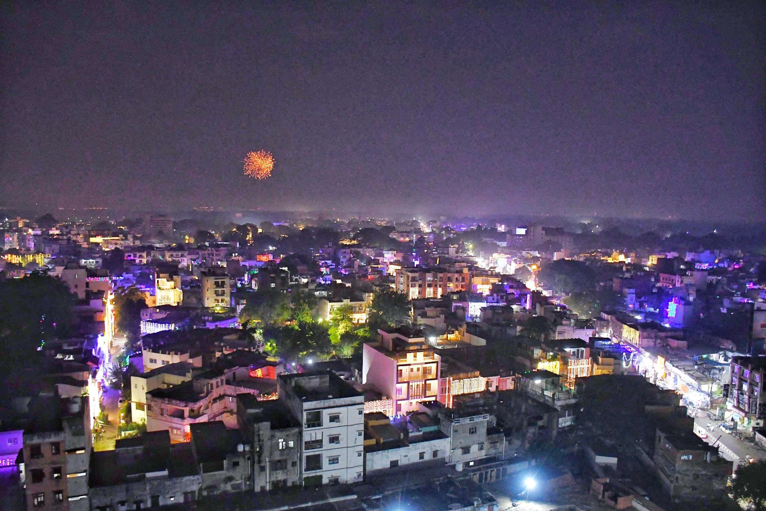 दुल्हन सी सजी राजधानी