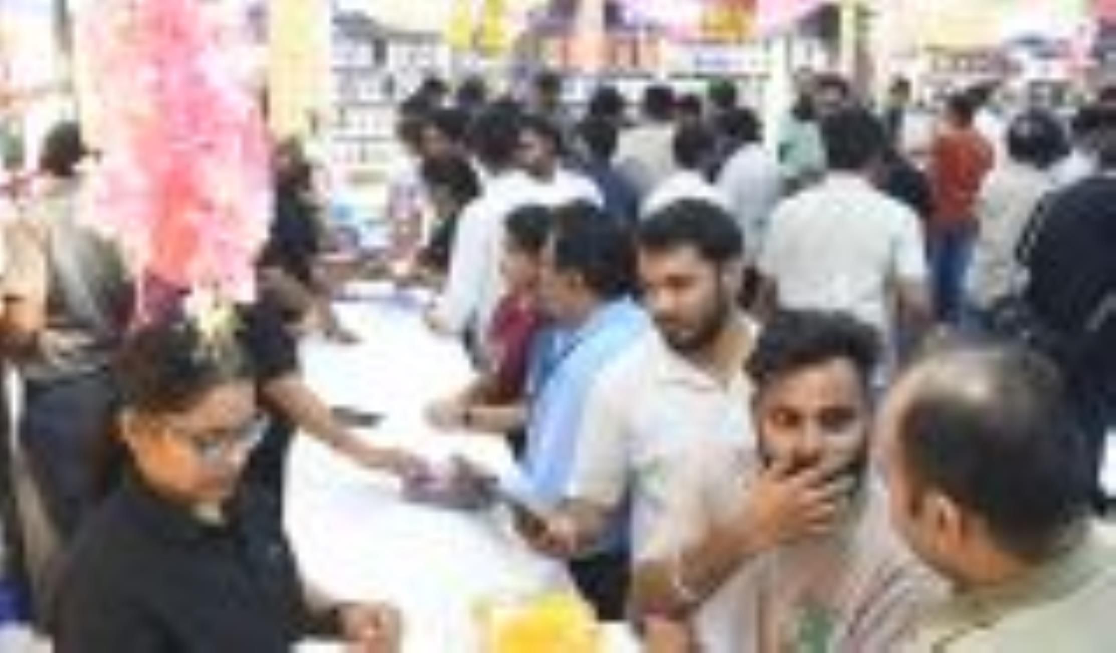 दुल्हन सी सजी राजधानी