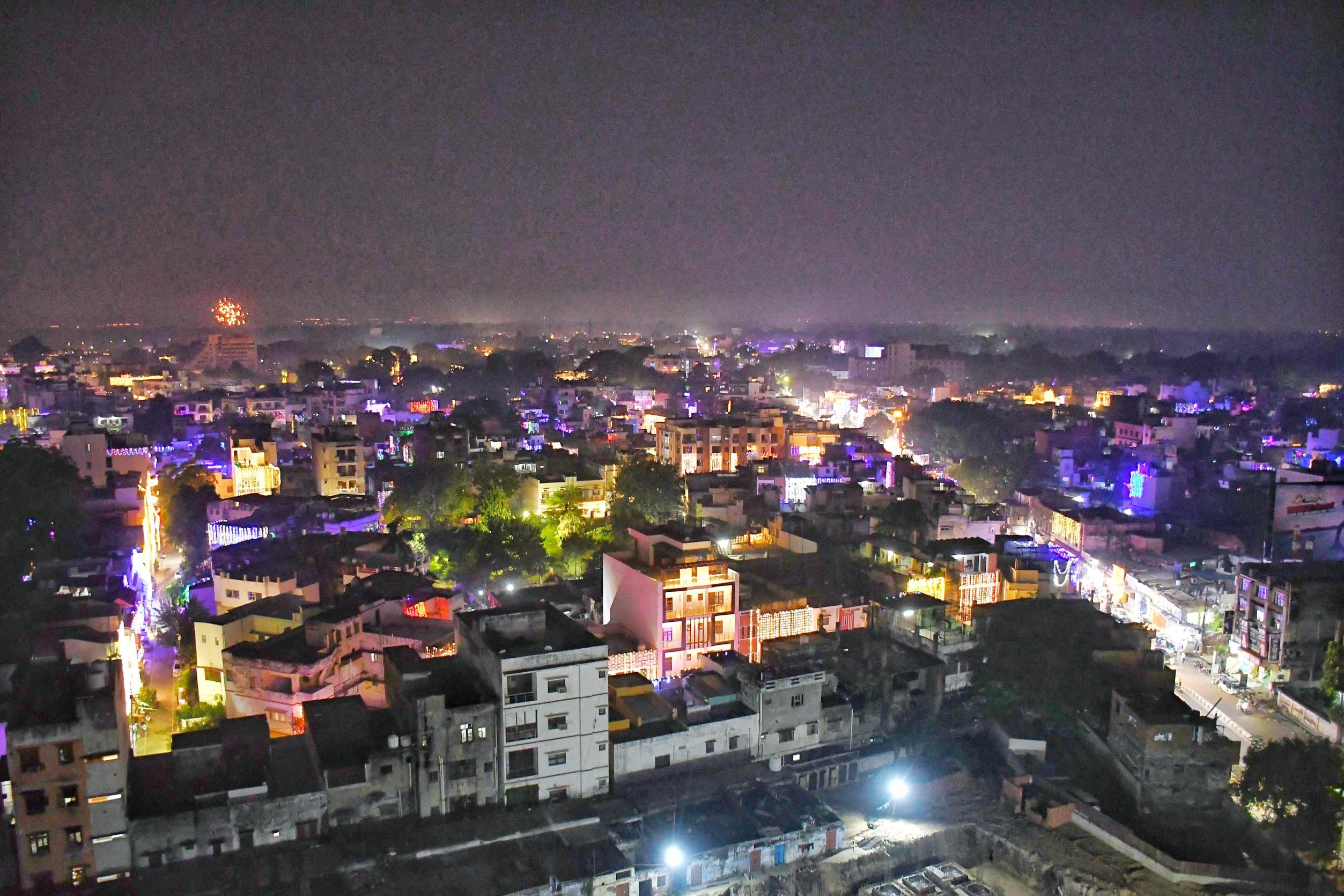 दुल्हन सी सजी राजधानी