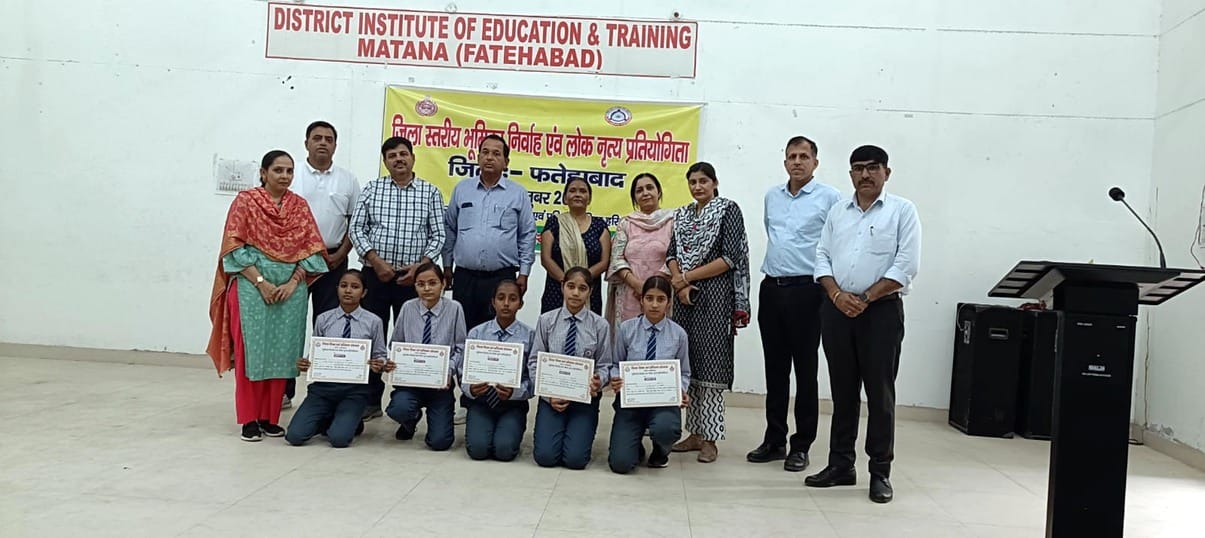 फतेहाबाद। जिला स्तरीय प्रतियोगिता में प्रस्तुति देते विद्यार्थी। स्त्रोत राकेश मखीजा