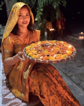 दिवाली के मौके रोशनी से नहाया शहर, आसमान में आतिशबाजी का नजारा। संवाद दिवाली के मौके रोशनी से नहाया शहर, आसमान में आतिशबाजी का नजारा। संवाद