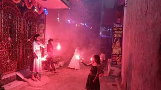 21jjrp10- दीपावली की रात रंग-बिरंगी रोशनी में रोशन हुआ शहर। संवाद 21jjrp10- दीपावली की रात रंग-बिरंगी रोशनी में रोशन हुआ शहर। संवाद