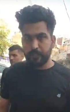लाडवा। पहिये निकाले जाने के बाद खड़ी स्विफ्ट कार। संवाद लाडवा। पहिये निकाले जाने के बाद खड़ी स्विफ्ट कार। संवाद