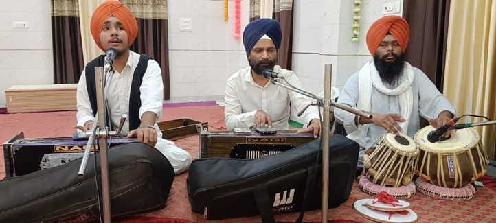 नारायणगढ़ के गुरुद्वारा श्री सिंह सभा में समागम के दौरान मौजूद संगत। प्रवक्ता