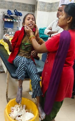 पटाखे के पीछे लगा गटका लगने पर घायल महिला कैंट के नागरिक अस्पताल में उपचाराधीन: संवाद पटाखे के पीछे लगा गटका लगने पर घायल महिला कैंट के नागरिक अस्पताल में उपचाराधीन: संवाद
