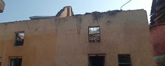 सोमवार रात को इलेक्ट्रिकल की शॉप में आग लगने के बाद नष्ट हुआ सामान। संवाद सोमवार रात को इलेक्ट्रिकल की शॉप में आग लगने के बाद नष्ट हुआ सामान। संवाद