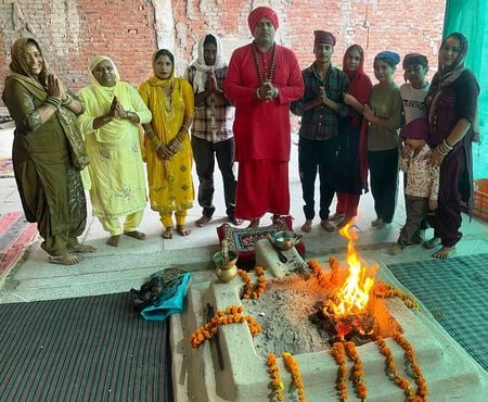 शाहाबाद। कार्यक्रम का शुभारंभ करते क्लब के सदस्य। विज्ञप्ति शाहाबाद। कार्यक्रम का शुभारंभ करते क्लब के सदस्य। विज्ञप्ति