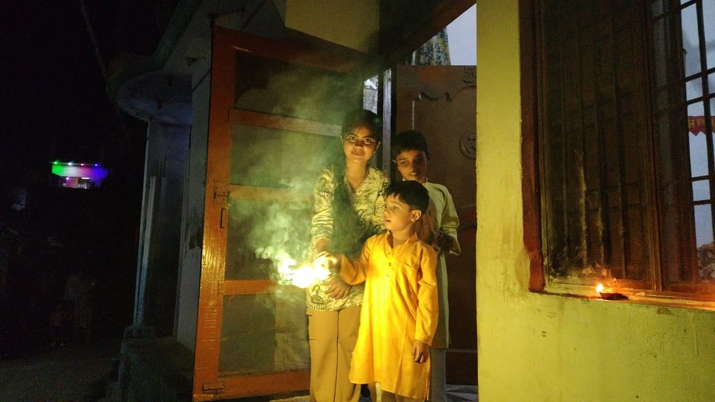 धूमधाम से मनाया गया दीपावली का त्योहार। धूमधाम से मनाया गया दीपावली का त्योहार।