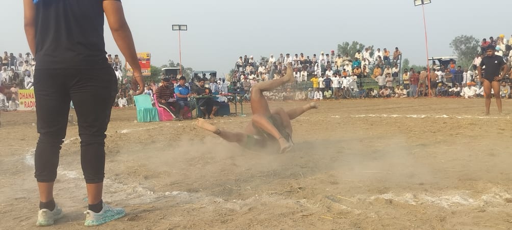 गोवर्धन पूजा पर मोहडी गांव में करवाए कुश्ती दंगल में पहुंचे ईरानी पहलवान। संवाद