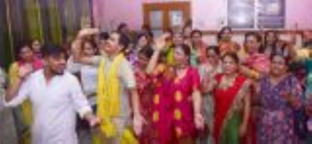 गोवर्धन पूजा व अन्नकूट महोत्सव में राजधानी के मंदिरों में भगवान को भोग लगाया गया। हजारों भक्तों गोवर्धन पूजा व अन्नकूट महोत्सव में राजधानी के मंदिरों में भगवान को भोग लगाया गया। हजारों भक्तों