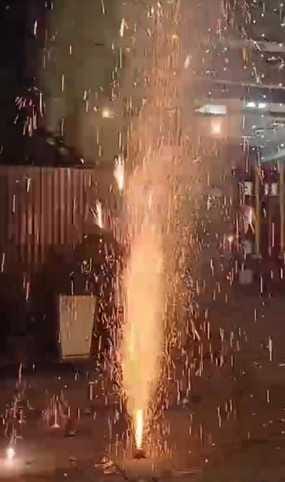 पटाखों से निकलता धुंआ। संवाद