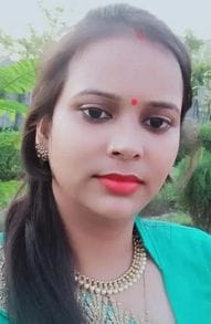 रोडवेज बस अड्डा पर बस में बैठने के लिए लगी यात्रियों की भीड़। संवाद रोडवेज बस अड्डा पर बस में बैठने के लिए लगी यात्रियों की भीड़। संवाद