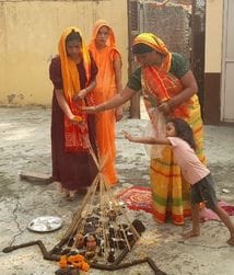 दुकान पर रखा गोला। संवाद