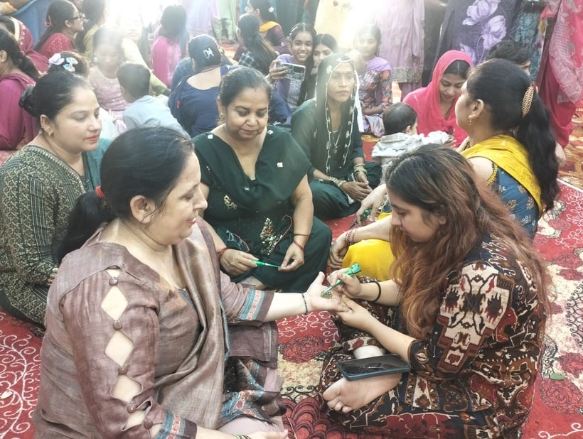 कुरुक्षेत्र। महोत्सव में भजनों पर झूमती महिलाएं। संवाद कुरुक्षेत्र। महोत्सव में भजनों पर झूमती महिलाएं। संवाद