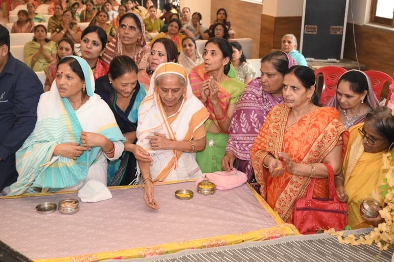 सरधना। संत शिरोमणि युगश्रेष्ठ आचार्य श्री 108 विद्यासागर महामुनिराज के शिष्य मुनि श्री 108 निश् सरधना। संत शिरोमणि युगश्रेष्ठ आचार्य श्री 108 विद्यासागर महामुनिराज के शिष्य मुनि श्री 108 निश्