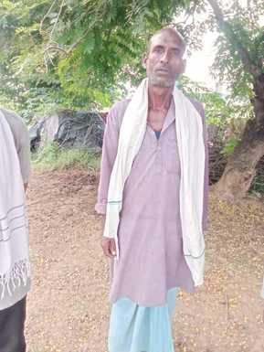 फोटो - 18 नहर कोठी पुल में पानी रोकने के लिए लगी रोक। संवाद