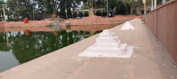 फोटो 18: संडीला के मुरारनगर में बनाया गया कृत्रिम तालाब व बनी बेदी। संवाद फोटो 18: संडीला के मुरारनगर में बनाया गया कृत्रिम तालाब व बनी बेदी। संवाद
