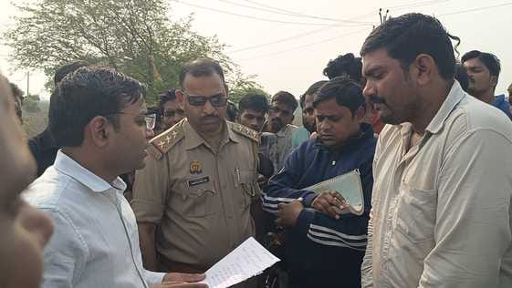 फोटो 20 नारायणपुरा पुलिया का टूटा हिस्सा। संवाद फोटो 20 नारायणपुरा पुलिया का टूटा हिस्सा। संवाद