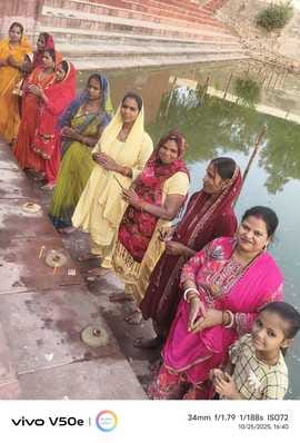छठ पर्व पर नहाय खहाय से शुरूआत करती महिलाएं  संवाद