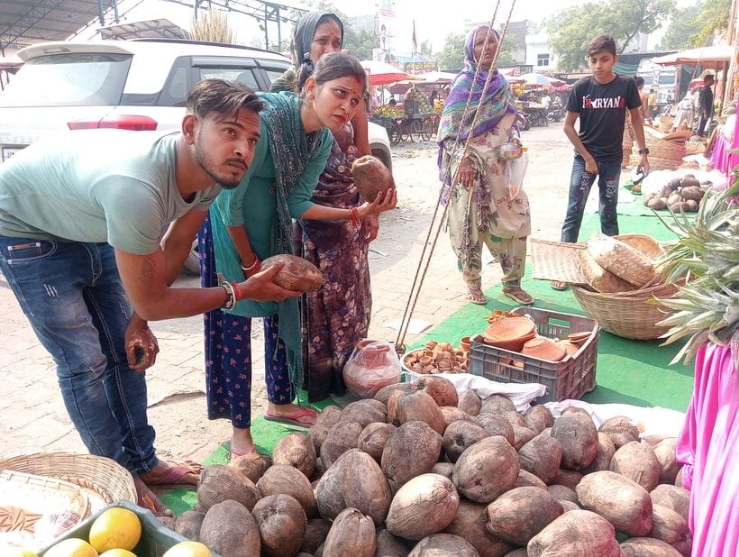 फोटो 31- सोनीपत के मीमारपुर घाट स्थित यमुना पर छठ महापर्व को लेकर स्नान व पूजन के लिए पहुंचे श फोटो 31- सोनीपत के मीमारपुर घाट स्थित यमुना पर छठ महापर्व को लेकर स्नान व पूजन के लिए पहुंचे श