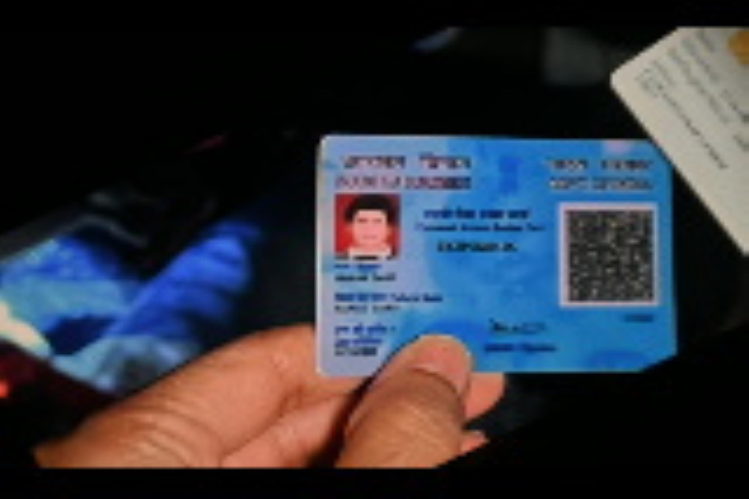 घटनास्थल पर जांच करती पुलिस व फोरेंसिक टीम। घटनास्थल पर जांच करती पुलिस व फोरेंसिक टीम।