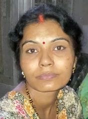 खन्नौत नदी के घाट पर लगाईं गईं बल्लियां। संवाद खन्नौत नदी के घाट पर लगाईं गईं बल्लियां। संवाद