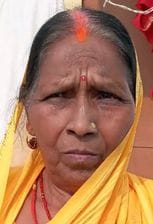 खन्नौत नदी के घाट पर लगाईं गईं बल्लियां। संवाद खन्नौत नदी के घाट पर लगाईं गईं बल्लियां। संवाद