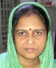 खन्नौत नदी के घाट पर लगाईं गईं बल्लियां। संवाद खन्नौत नदी के घाट पर लगाईं गईं बल्लियां। संवाद