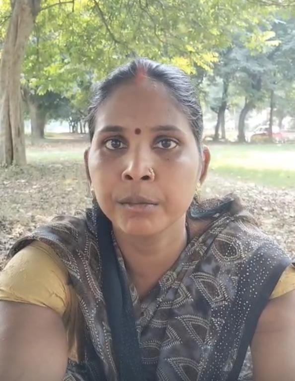 पुलिसकर्मियों व हंगामा कर रहीं महिलाओं से हुई झड़प। 