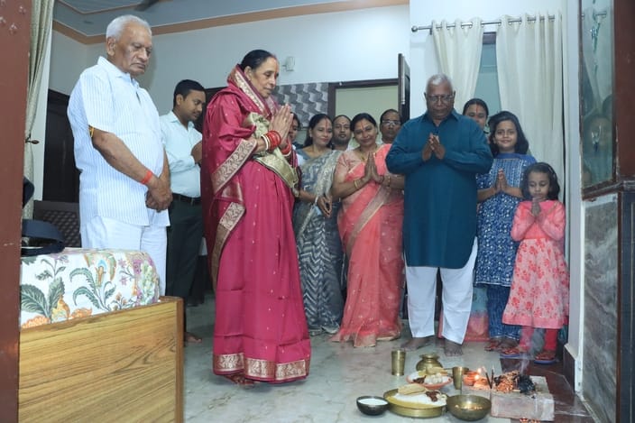 19...रोहतक की नई अनाज मंडी में छठ पूजा के लिए गन्ना खरीदते ग्राहक। संवाद