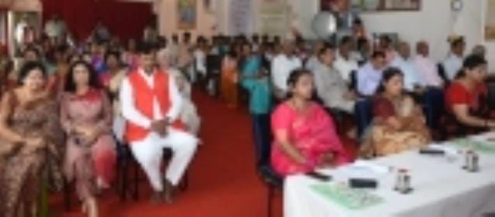 हिंदी व संस्कृत की गीतों पर प्रतिभागियों ने दी प्रस्तुति