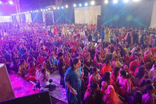कुरुक्षेत्र। श्री श्याम जागरण दीदार सांवरे वार्षिक उत्सव में मुख्य अतिथि को सम्मानित करते आयो कुरुक्षेत्र। श्री श्याम जागरण दीदार सांवरे वार्षिक उत्सव में मुख्य अतिथि को सम्मानित करते आयो