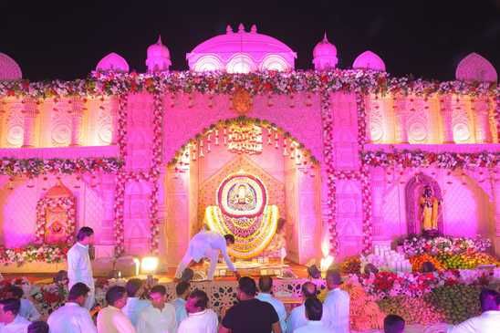 कुरुक्षेत्र। श्री श्याम जागरण दीदार सांवरे वार्षिक उत्सव में मुख्य अतिथि को सम्मानित करते आयो कुरुक्षेत्र। श्री श्याम जागरण दीदार सांवरे वार्षिक उत्सव में मुख्य अतिथि को सम्मानित करते आयो