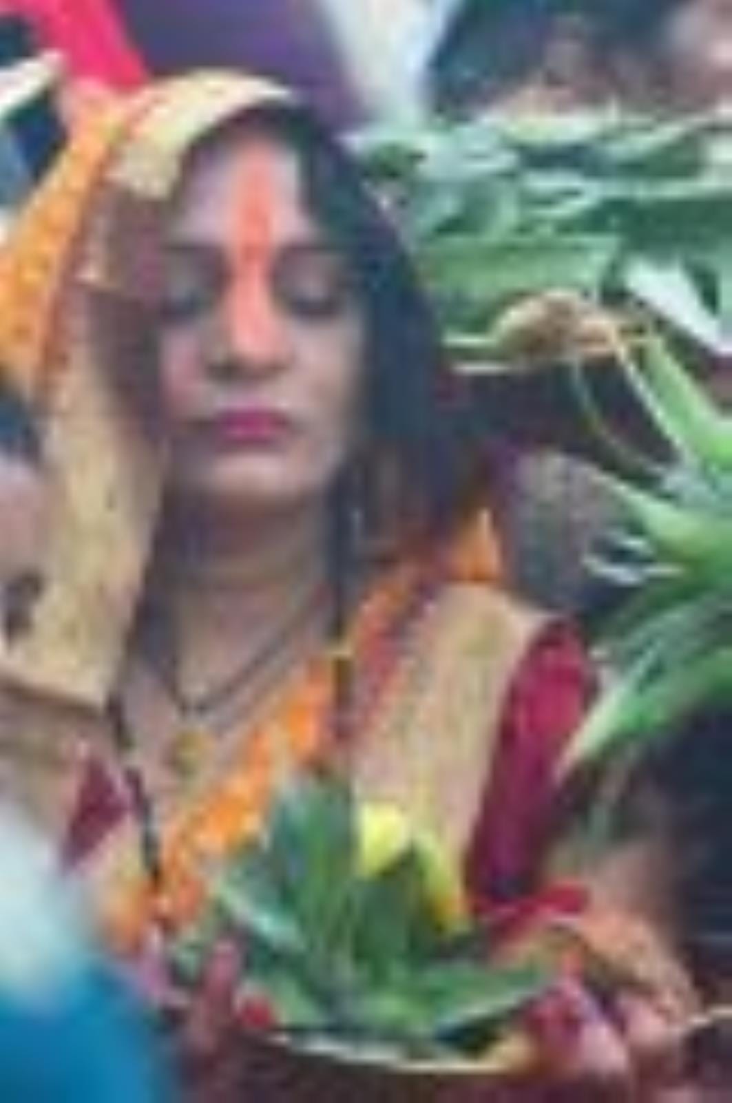 शहर में गोमती के घाट के साथ अपार्टमेंटों व मोहल्ले में भी छाया रहा छठ का उल्लास।