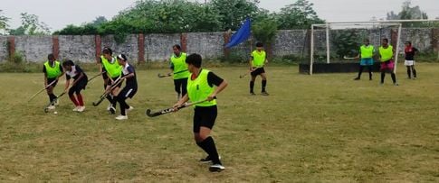 शाहजहांपुर में जीएफ कॉलेज के मैदान में शॉट लगाता खिलाड़ी। स्रोत: कमेटी