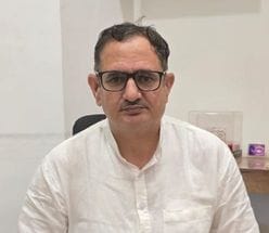 21 राकेश गुगनानी, सचिव, होटल एवं बैंक्वेट हाल एसोसिएशन। 21 राकेश गुगनानी, सचिव, होटल एवं बैंक्वेट हाल एसोसिएशन।