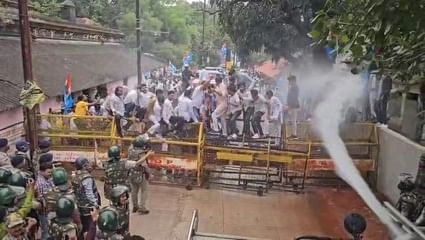 छात्र संघ चुनाव बहाली को लेकर एनएसयूआई का प्रदर्शन उग्र