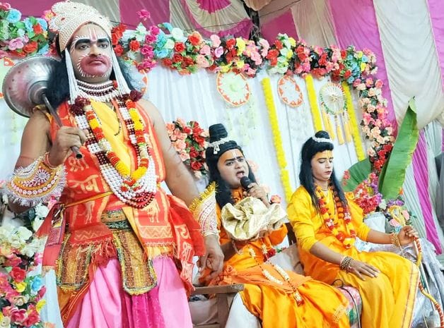 फोटो-12-श्रीराम लीला का मंचन करते हुए कलाकार। संवाद फोटो-12-श्रीराम लीला का मंचन करते हुए कलाकार। संवाद